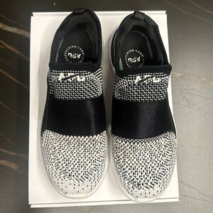 APL Techloom Bliss - Mild Wear - 7.5 - With Box